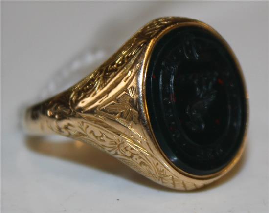 Gold signet ring(-)